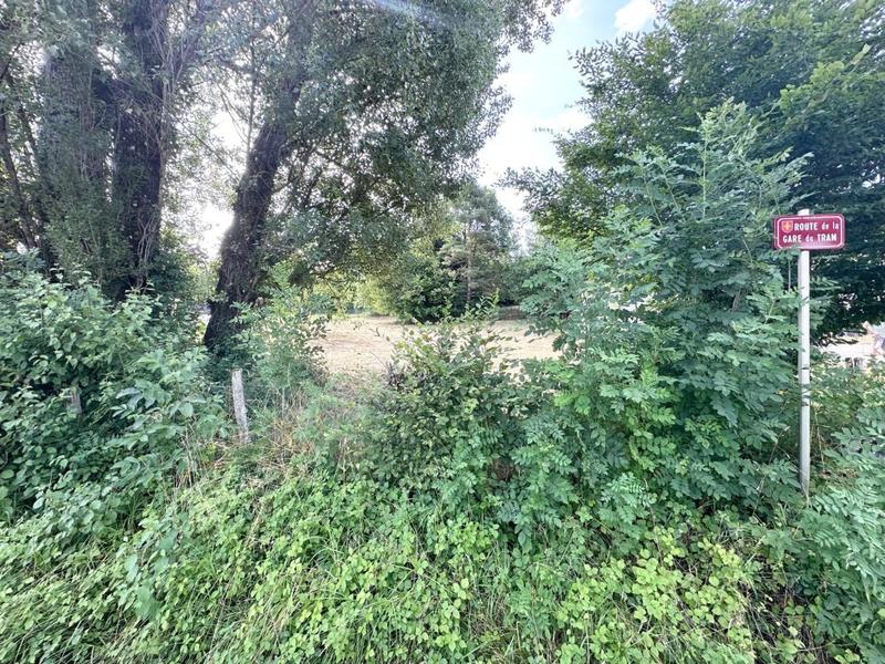 Terrain constructible - 895 m²