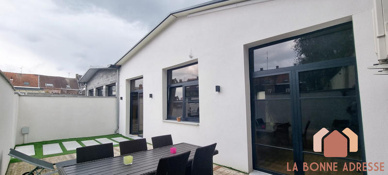 Loft - 205 m² - 5 pièces