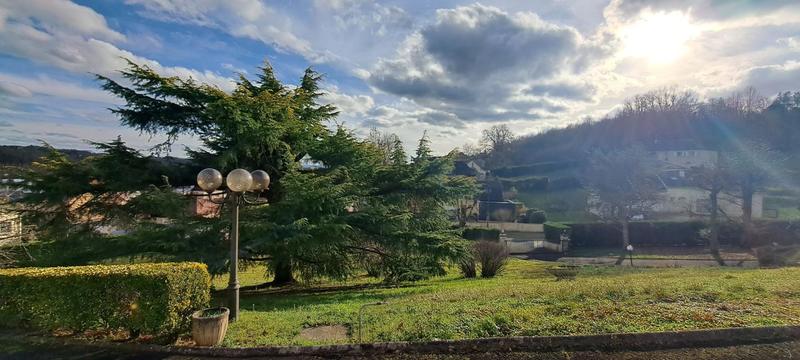 Maison - 290 m² - 7 pièces