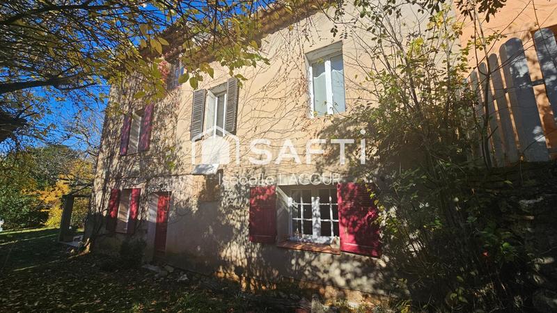 Maison - 284 m² - 9 pièces