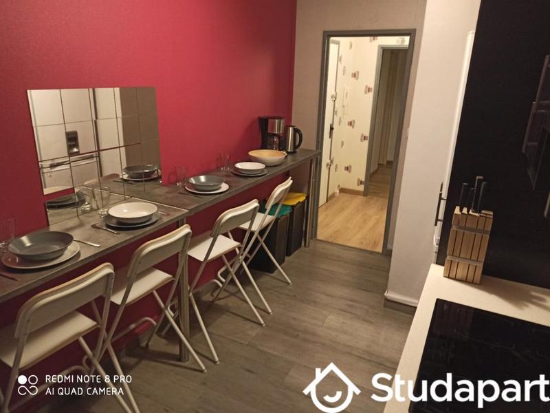 Chambre - 11 m² - 1 pièce