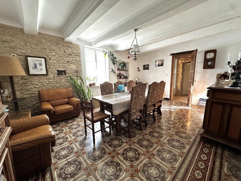 Mas - 360 m² - 18 pièces