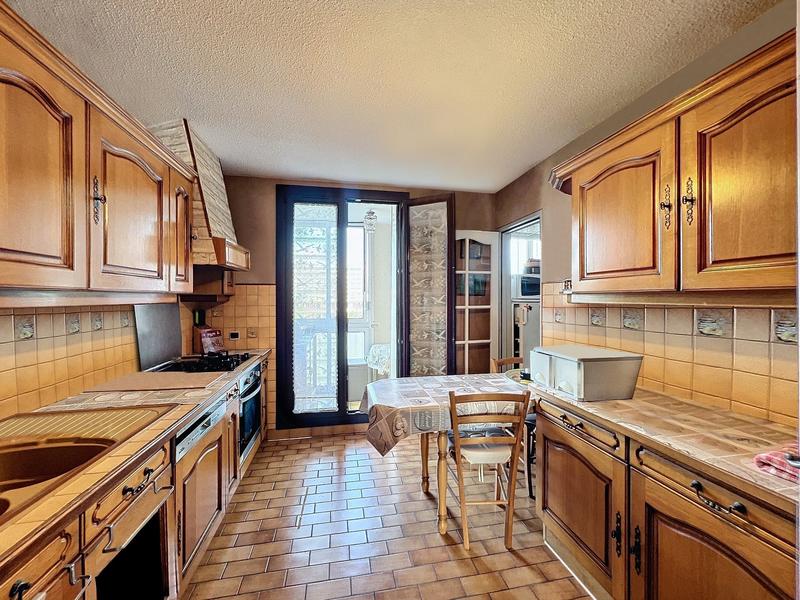 Appartement - 95 m² - 5 pièces