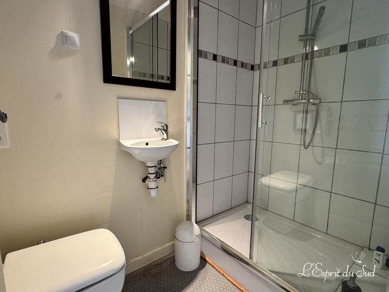 Maison - 325 m² - 16 pièces