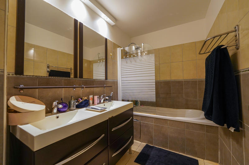 Appartement - 70 m² - 3 pièces