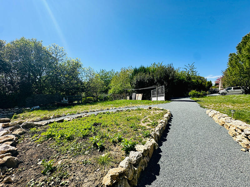 Maison - 255 m² - 7 pièces