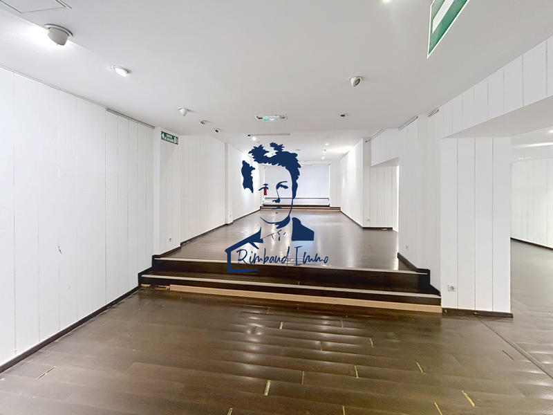 Local d'activités - 445 m²