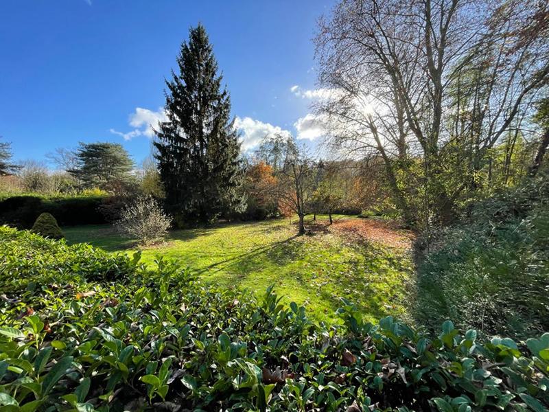 Maison - 230 m² - 8 pièces