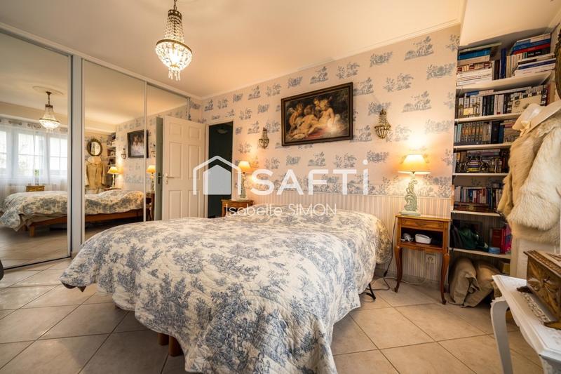 Villa - 208 m² - 6 pièces