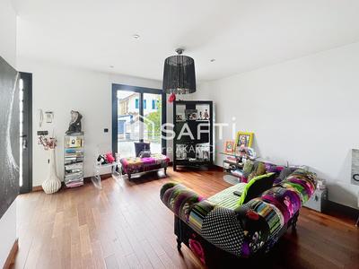 Maison - 140 m² - 7 pièces