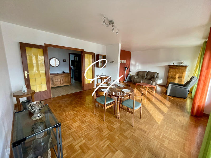 Appartement - 98 m² - 4 pièces