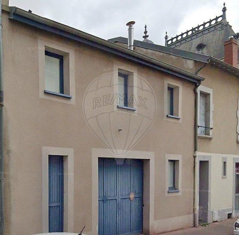 Maison - 248 m² - 6 pièces