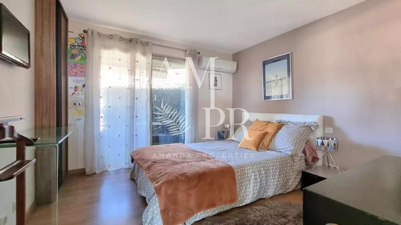 Appartement - 97 m² - 3 pièces