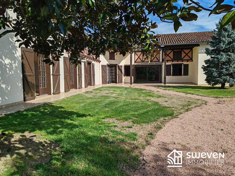 Maison - 323 m² - 7 pièces