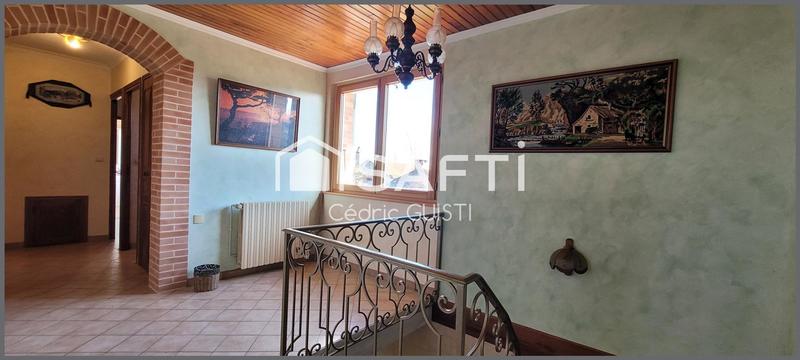 Maison - 234 m² - 9 pièces