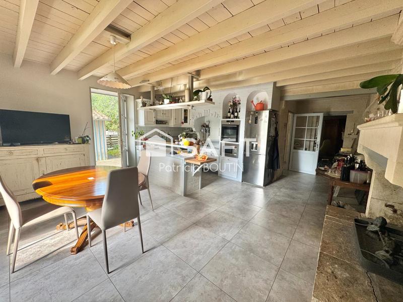 Maison - 265 m² - 8 pièces