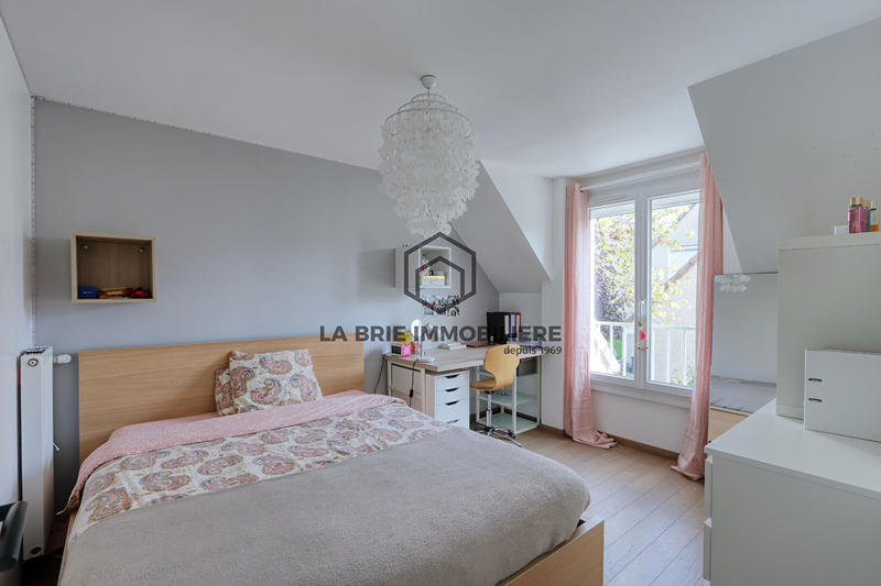 Maison - 161 m² - 8 pièces