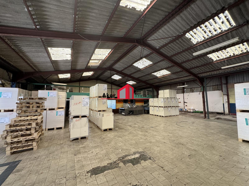 Local d'activités - 2 792 m²