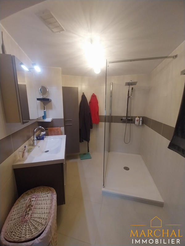 Maison - 207 m² - 7 pièces