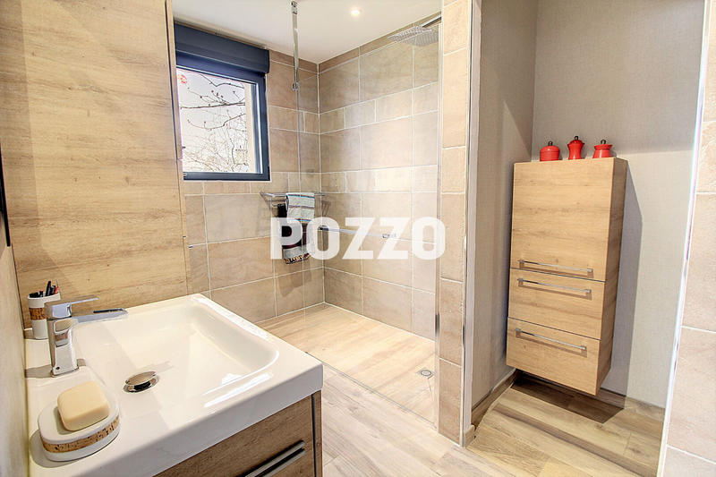 Maison - 286 m² - 7 pièces