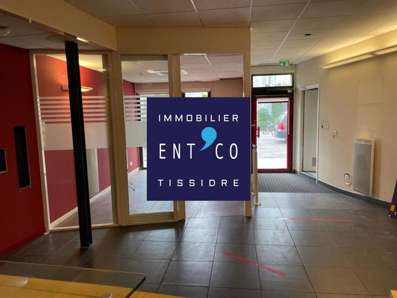 Local commercial - 141 m² - 4 pièces