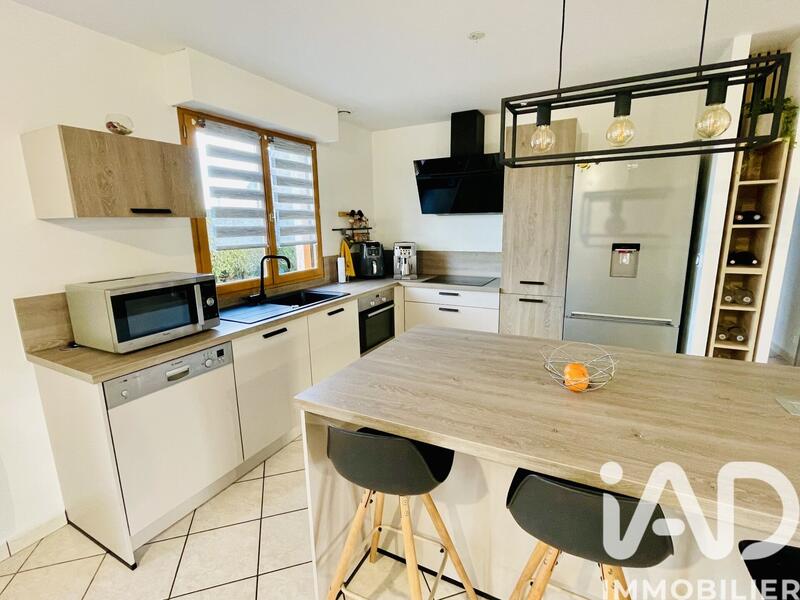 Maison - 104 m² - 6 pièces