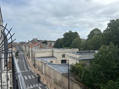 Appartement - 111 m² - 4 pièces