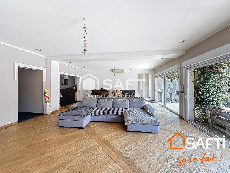 Villa - 200 m² - 8 pièces