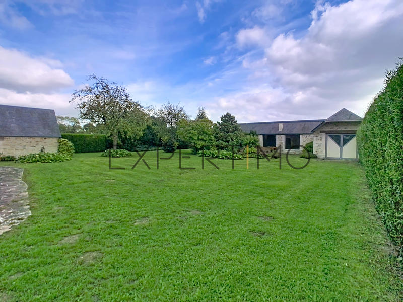 Maison - 240 m² - 9 pièces