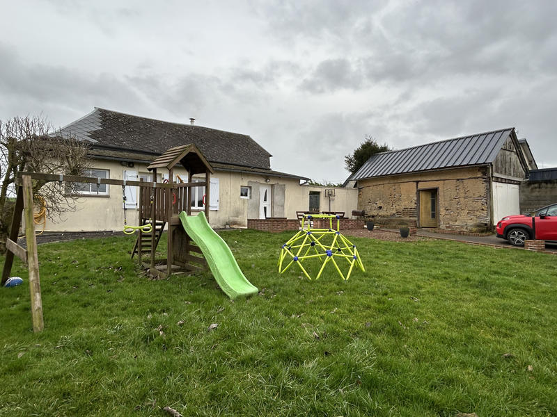 Maison - 97 m² - 6 pièces