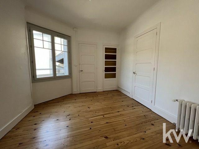 Appartement - 85 m² - 6 pièces