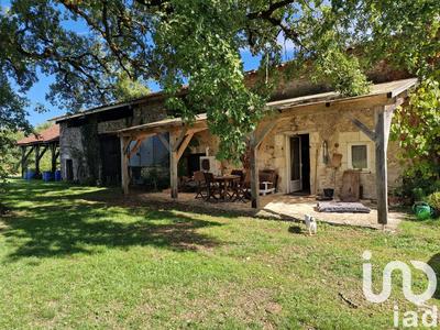 Maison - 214 m² - 6 pièces