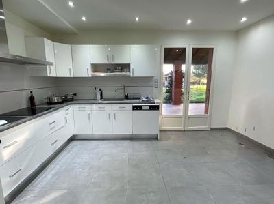 Villa - 250 m² - 8 pièces