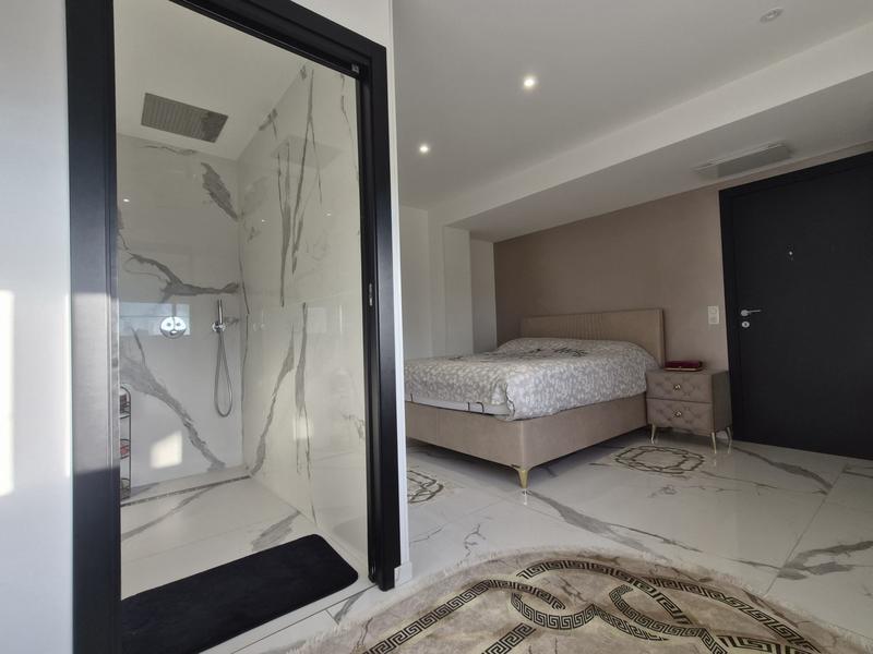 Maison contemporaine - 276 m² - 7 pièces