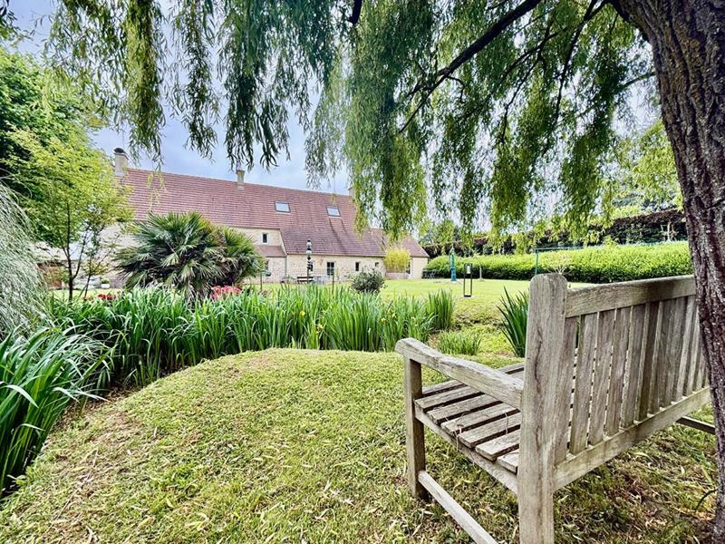 Demeure - 370 m² - 16 pièces