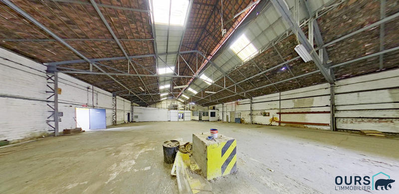 Entrepôt - 1 300 m²