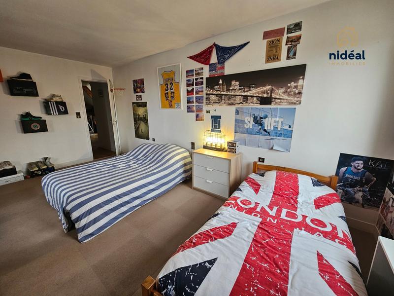 Maison - 201 m² - 7 pièces