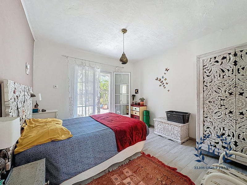 Maison - 216 m² - 7 pièces