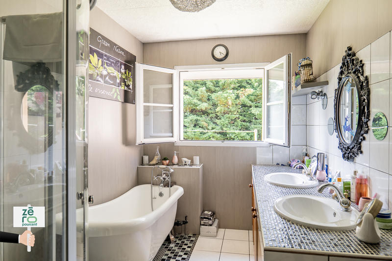 Maison - 159 m² - 6 pièces