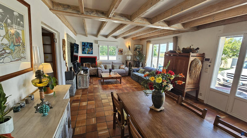 Villa - 211 m² - 7 pièces