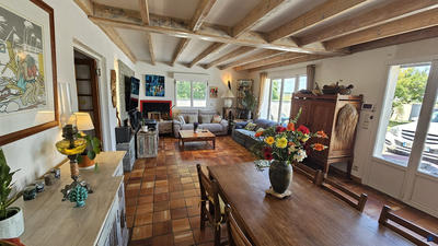 Villa - 211 m² - 7 pièces