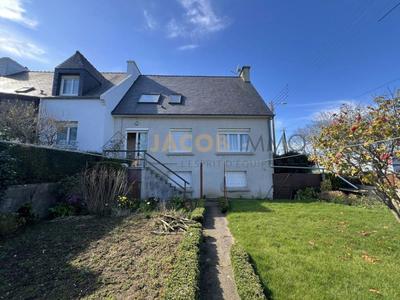 Maison - 93 m² - 5 pièces