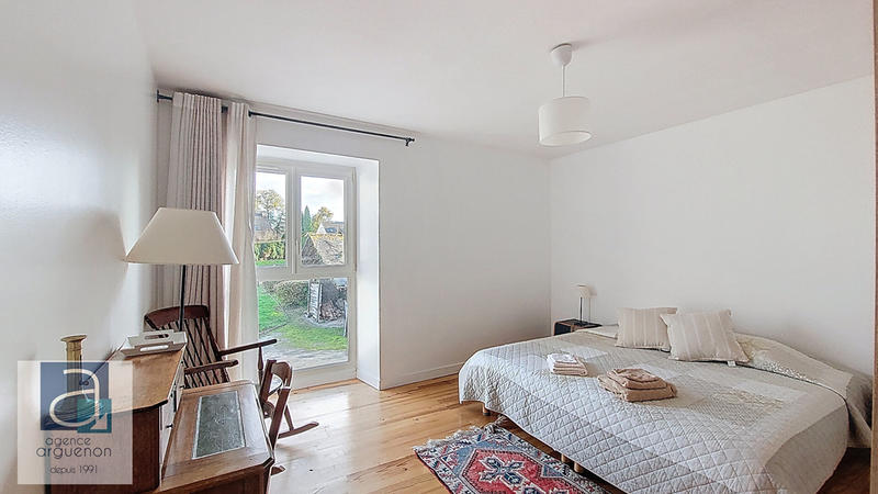 Maison - 241 m² - 7 pièces