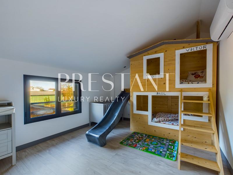 Maison - 150 m² - 4 pièces