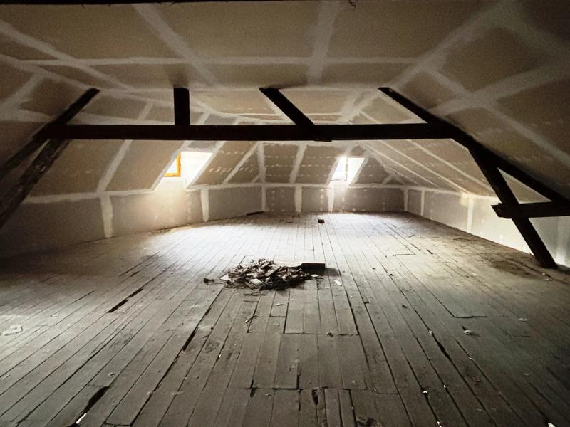 Immeuble - 1 200 m² - 35 pièces