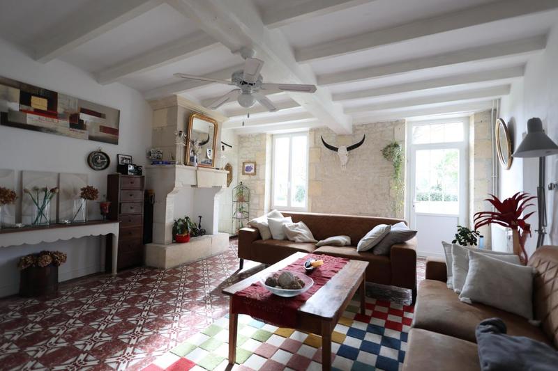 Maison - 260 m² - 8 pièces