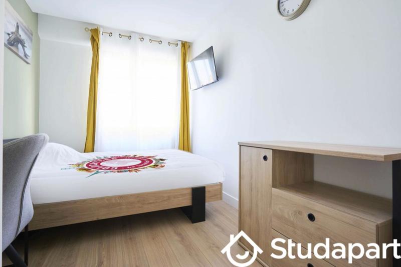 Chambre - 12 m² - 1 pièce