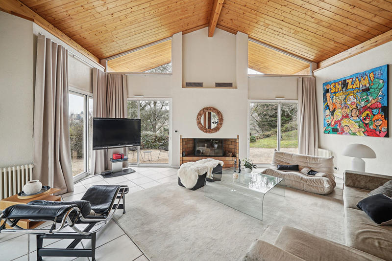 Maison - 222 m² - 8 pièces