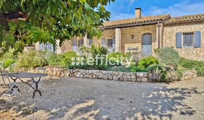 Mas - 200 m² - 6 pièces