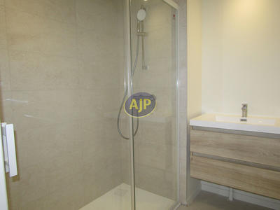 Appartement - 81 m² - 3 pièces